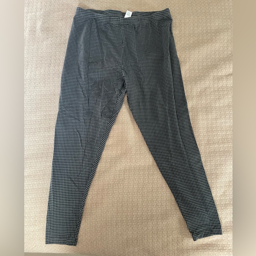Jjill patterned black and grey Pima ankle leggings size large